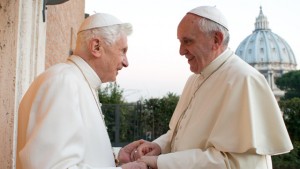 Pope Benedict welcomes Pope Francis