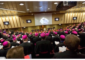 Francis opens Synod 2015