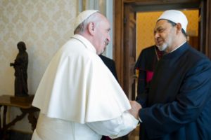 Pope_Francis_meets_with_the_grand_imam_Sheik_Ahmed_Muhammad_Al_Tayyib_at_the_Vatican_May_23_2016_Credit_LOsservatore_Romano__CNA